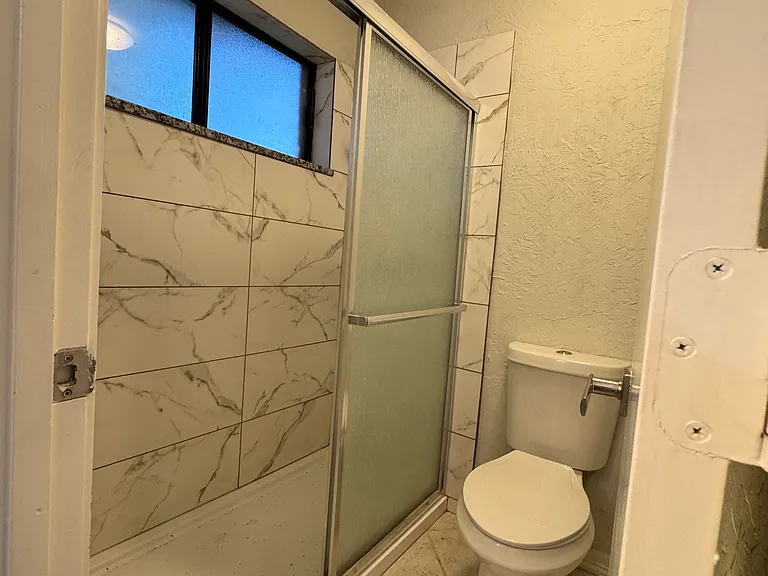 1421 Glyndon Dr — Photo 12