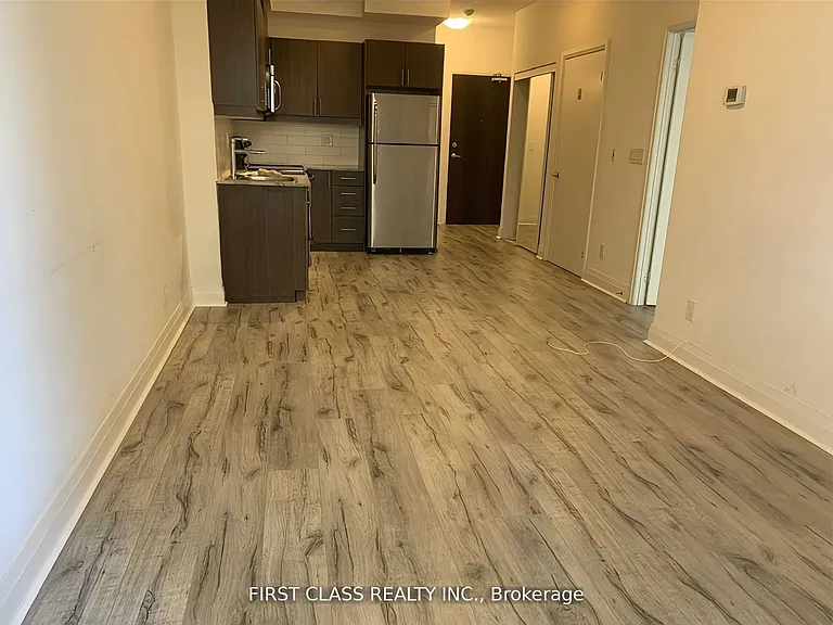 17 Kenaston Gdns #404 — Photo 2