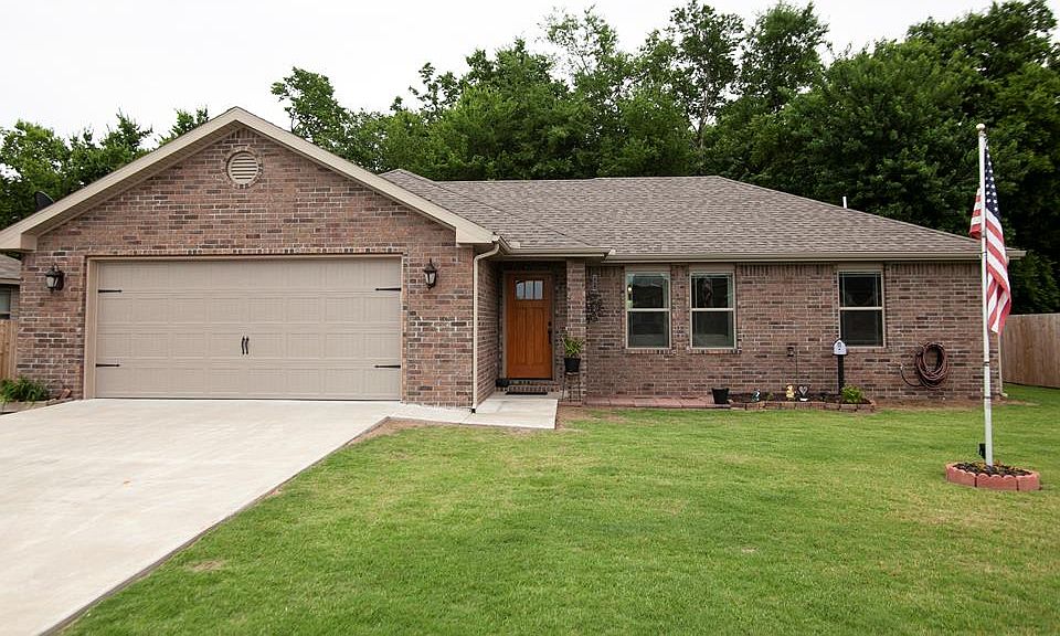 1st image of 861 Bonnie Scotland Dr