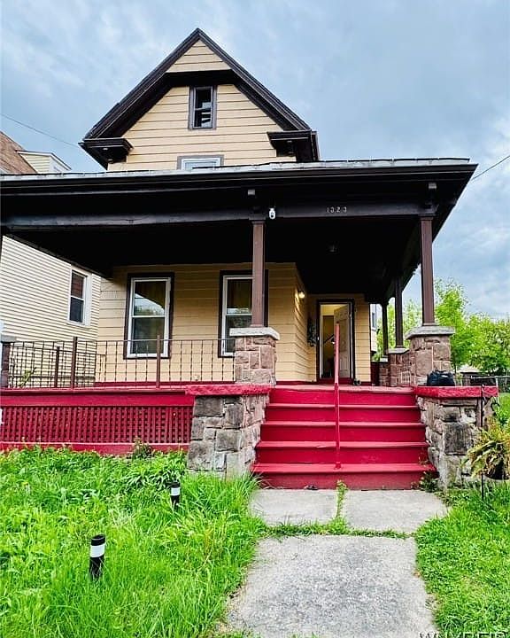 Front View of the Airbnb House