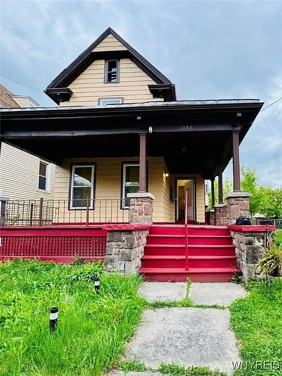 1323 Whitney Ave photo 1