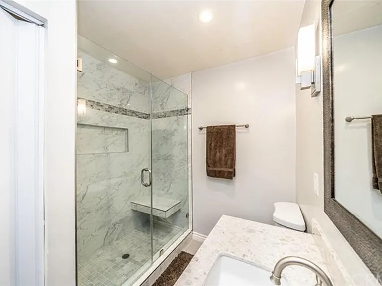 3847 S Redondo Blvd — Photo 19
