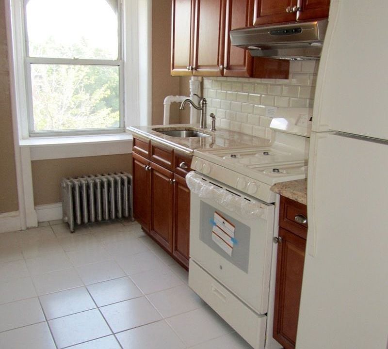 2nd image of 15 Greene Ave APT 3R