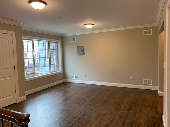 3rd image of 243 Van Duzer St #1F