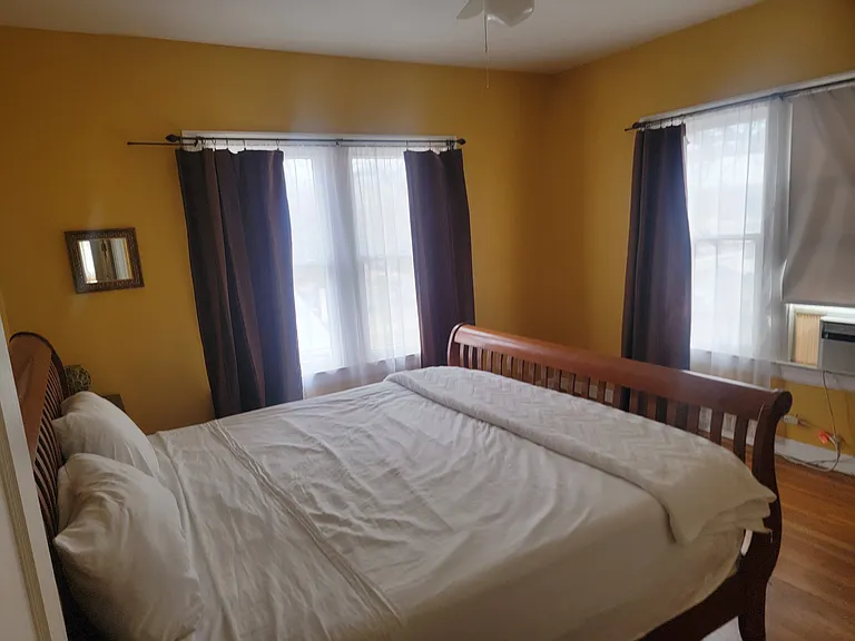 273 E Lullwood Ave — Photo 16