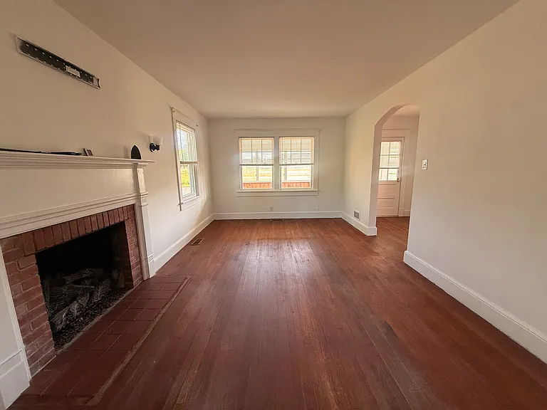 135 Hampton Hall Rd — Photo 8