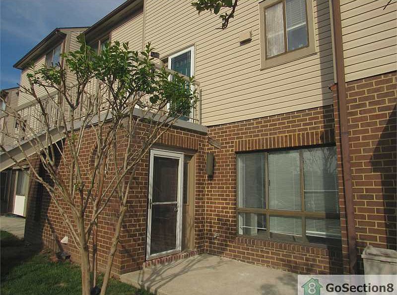 1st image of 3153 Hawthorne Dr NE