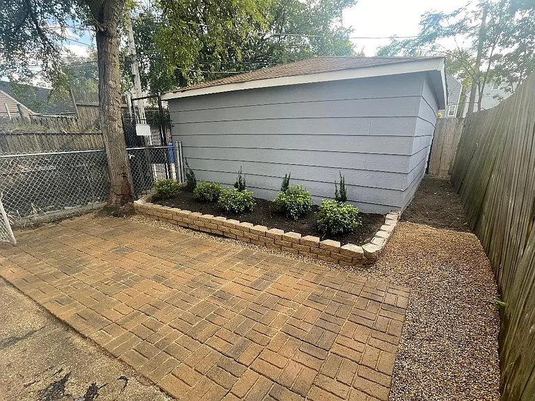 Shared Yard
