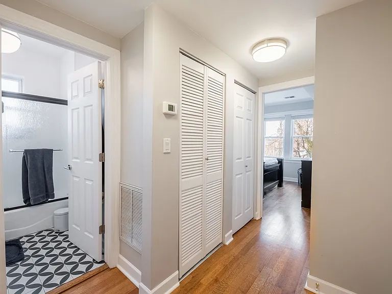 3214 W Berteau Ave #2 — Photo 10