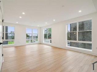 881 N 40th St #402, Philadelphia, PA 19104