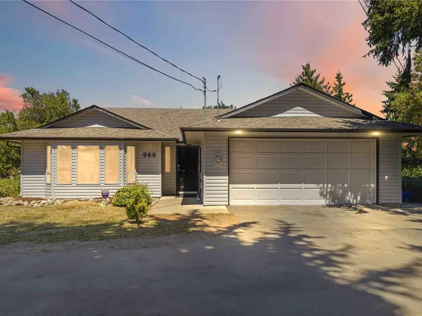 960 Dunford Ave, Langford, BC V9B 2S3