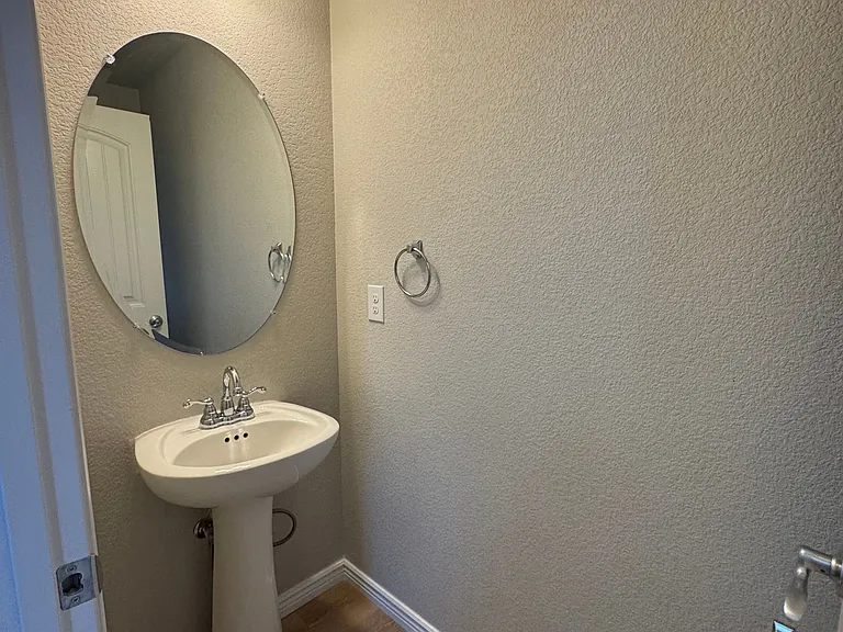 6802 Galpin Dr — Photo 13