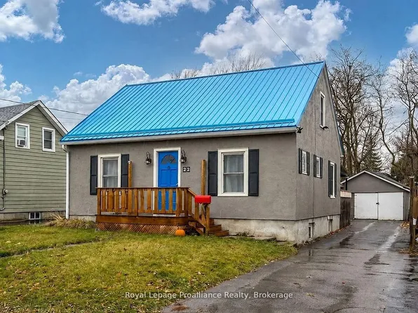 22 Parker St, Belleville, ON K8P 1C8