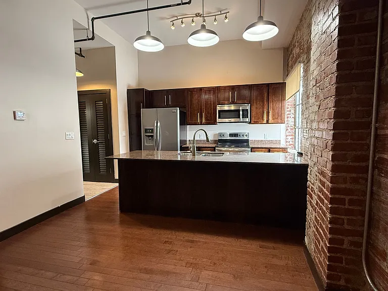 107 N Detroit Ave — Photo 11