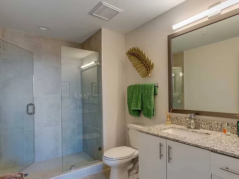 Pura Vida Hialeah Luxury Apartments — Photo 8