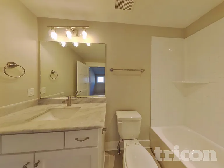 1248 Hillwood Private Cv — Photo 15