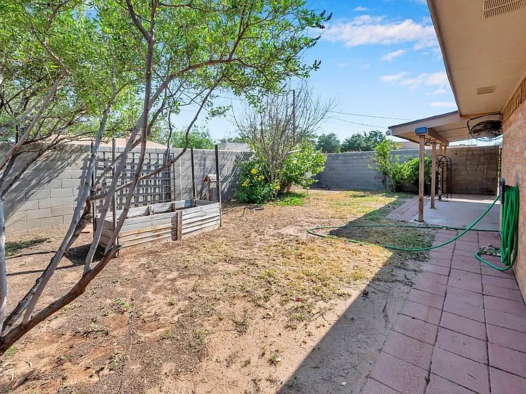 4202 Merrill Dr — Photo 36