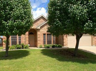 10104 Merrill Ln, Fort Worth, TX 76177