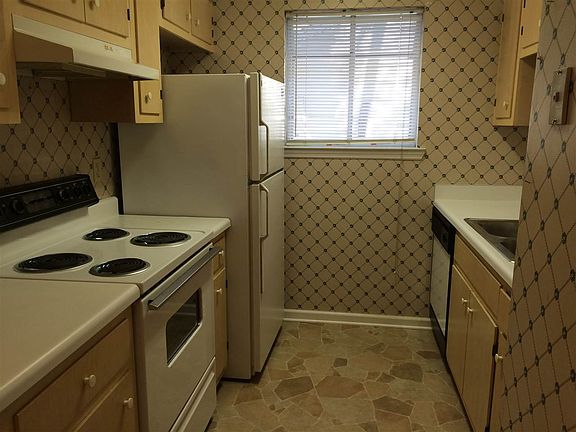 3rd image of 3126 Hotchkiss Ln #A