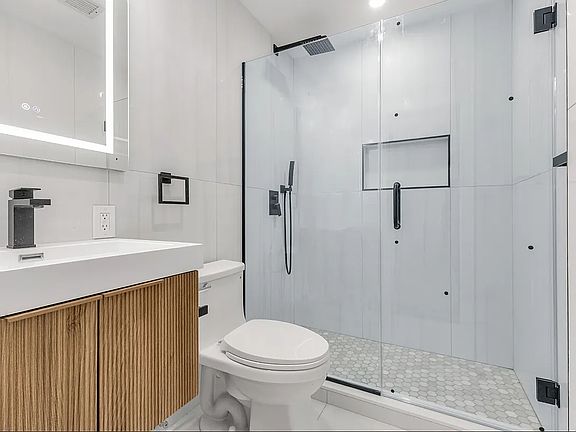 5th image of 19 Saint Marks Pl APT 4D