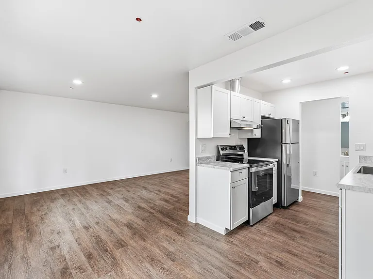 Oakbrook Apartments — Photo 15