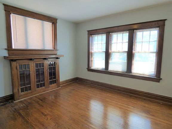 3rd image of 3427 Shenandoah Ave