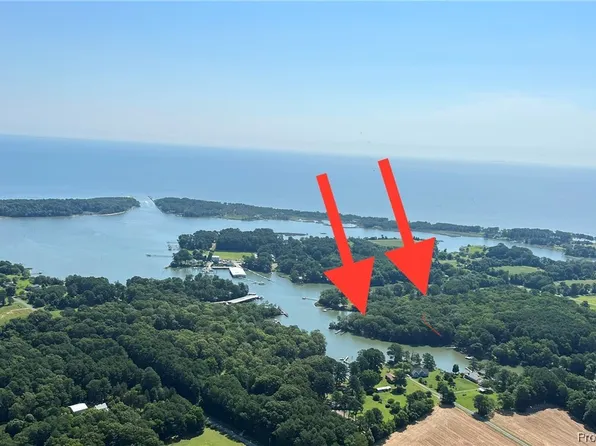427 Smith Point Rd, Reedville, VA 22539