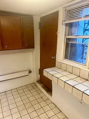 Rented by Alexander Bilu, LREB | media 15