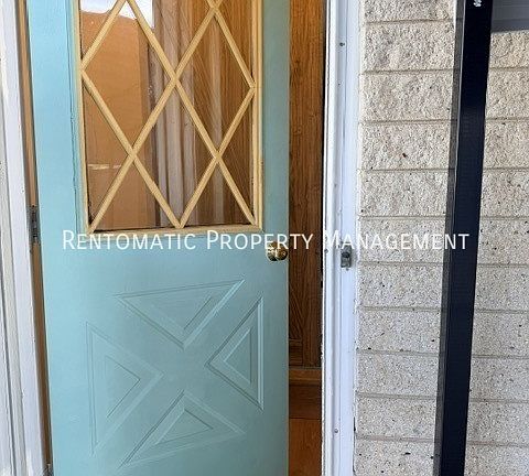 3rd image of 4935 S Marianna Dr
