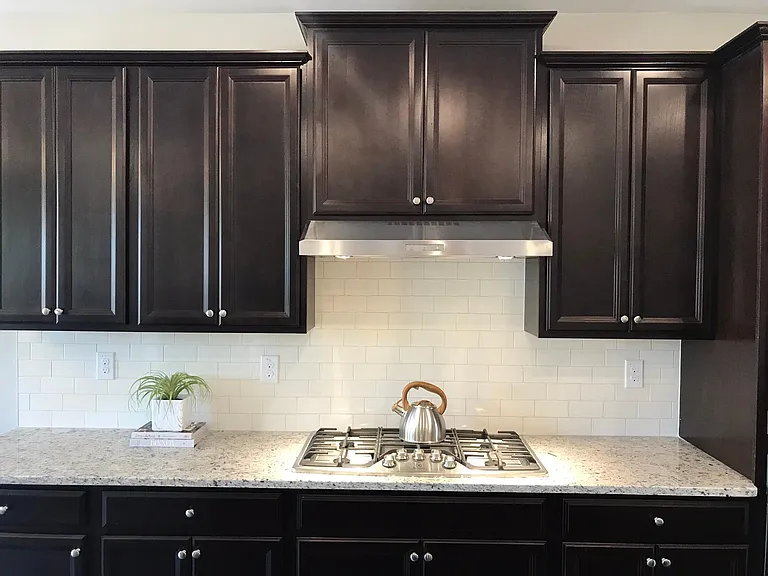 630 Sunset Park Dr — Photo 3