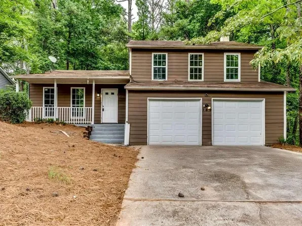 759 Greenhedge Dr, Stone Mountain, GA 30088