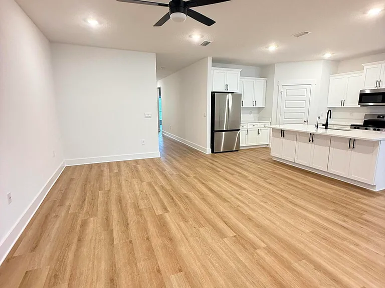 457 Wolcott Way — Photo 3