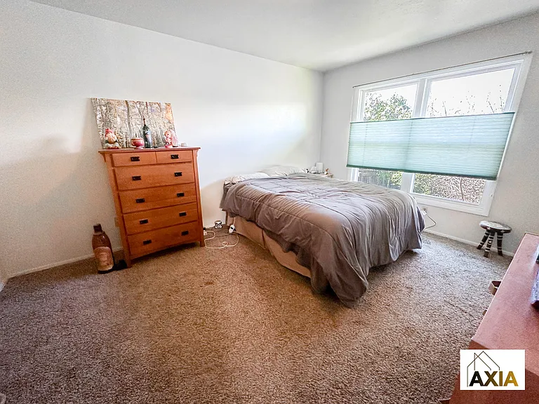 2545 Juniper Ave — Photo 6