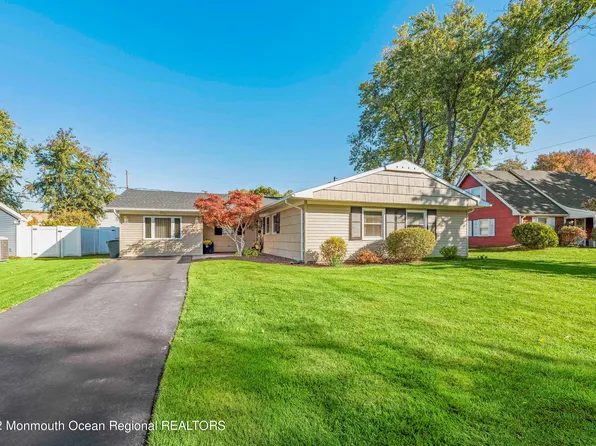 8 Newland Place, Aberdeen, NJ 07747