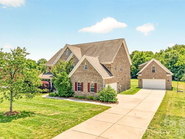 1008 Spring Rose Ln, Matthews, NC 28104