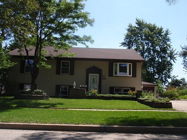 1st image of 705 Wildwood Ln