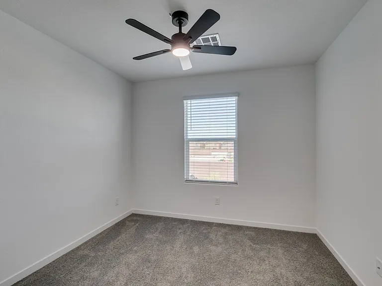 9849 Hidden Pass Ave — Photo 32