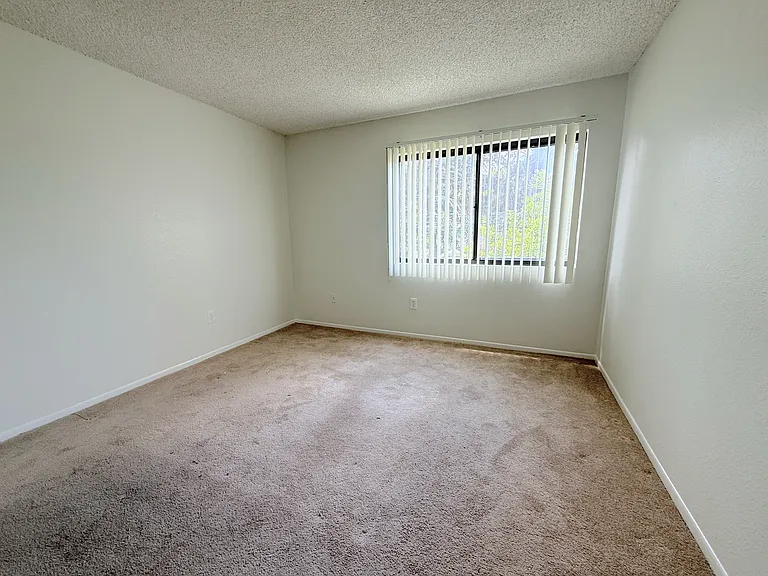 735 E Palmer Ave #202 — Photo 6