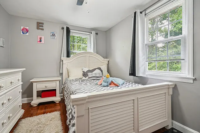 27 Edgewood Ave — Photo 12