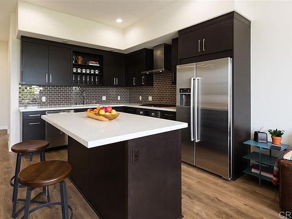 3rd image of 5702 La Jolla Blvd Unit 205