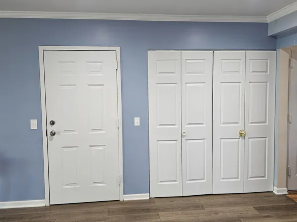 7723 Woodward Ave #1S, Woodridge, IL 60517