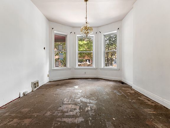 3rd image of 1907 W Irving Park Rd