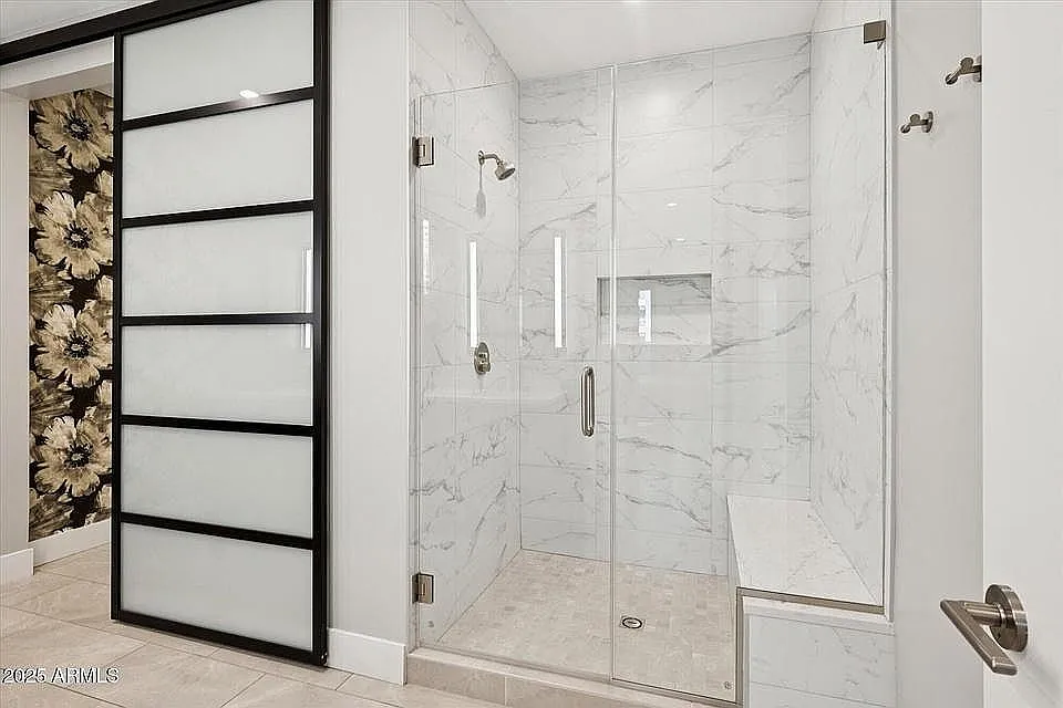 2 bed, 3.0 bath, 1674 sqft, $5,999 — Photo 4