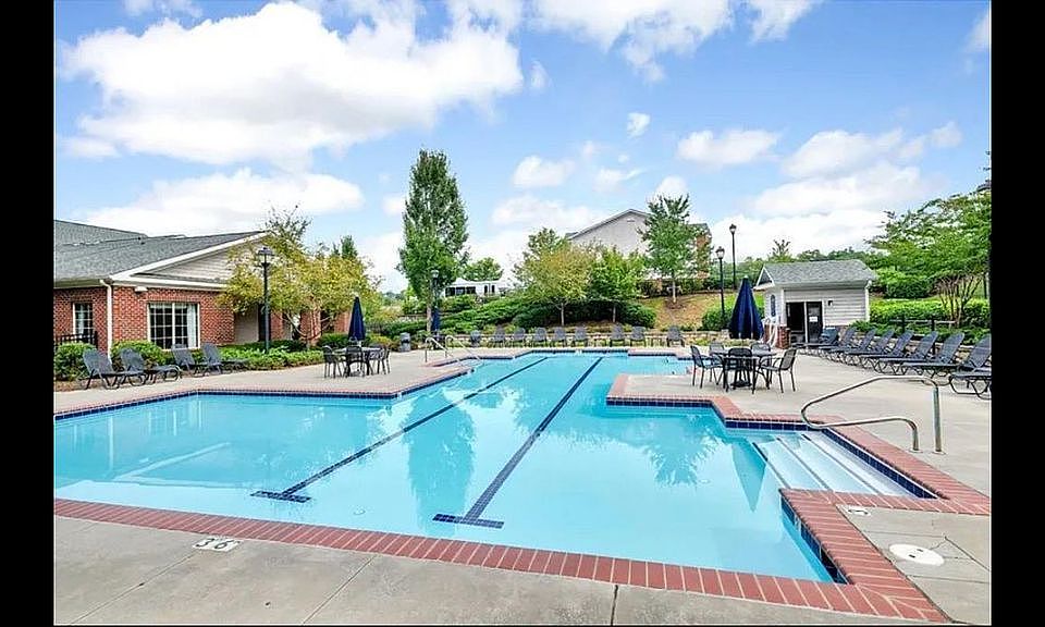 2nd image of 190 Yellowstone Dr APT 102