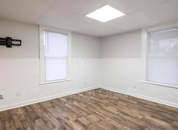 4th image of 219 E Burgess St Unit 2
