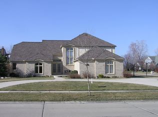 1558 Picadilly Dr, Troy, MI