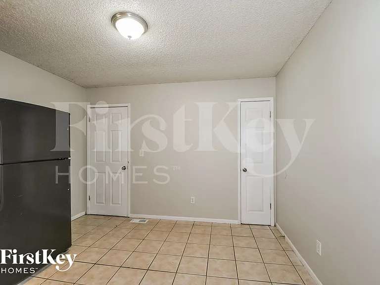 2485 Jenkee Dr — Photo 6