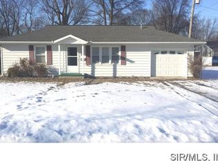 553 W Center St, Nashville, IL 62263