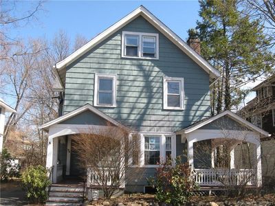 20 Quaker Ln S, West Hartford, CT, 06119