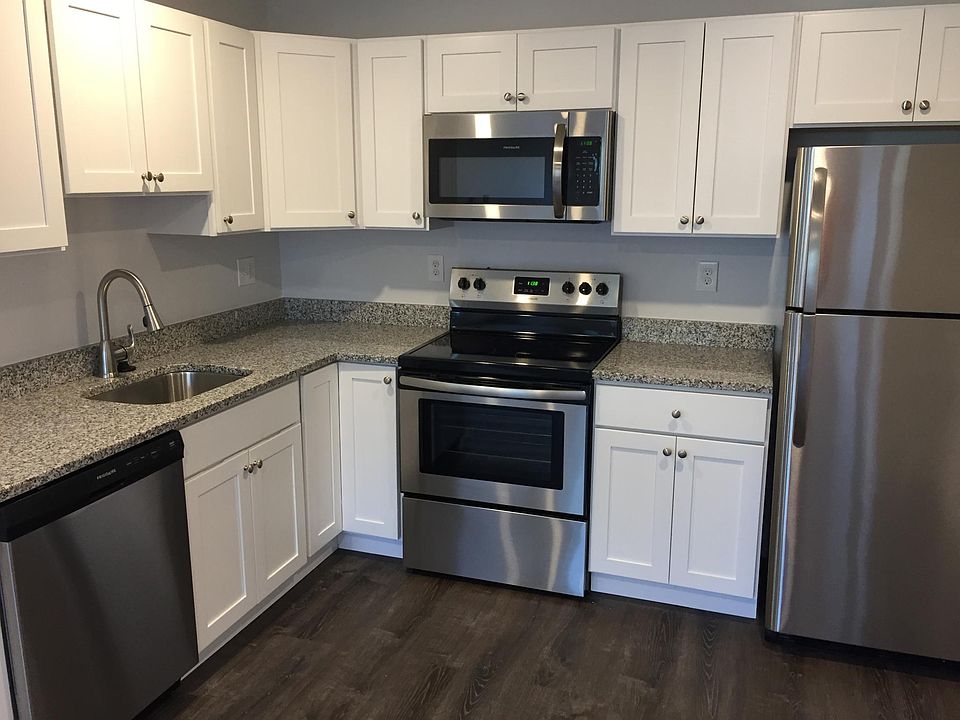 2nd image of 437 Willard St APT 5